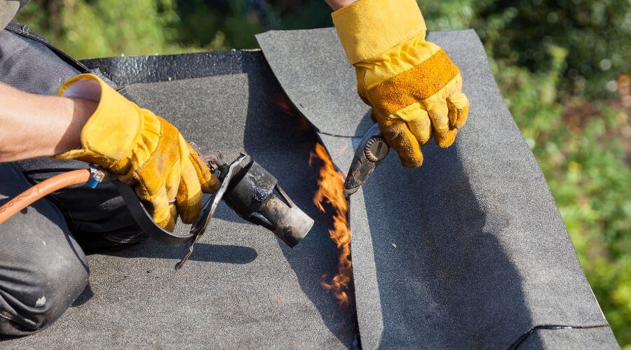 Professional gutter cleaning in Brookshire, TX